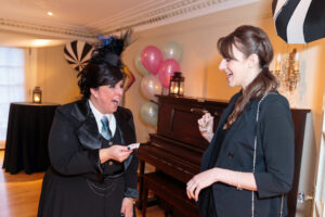 Toronto Female Magician Rosemary Reid Performs Magic for a Birthday Party